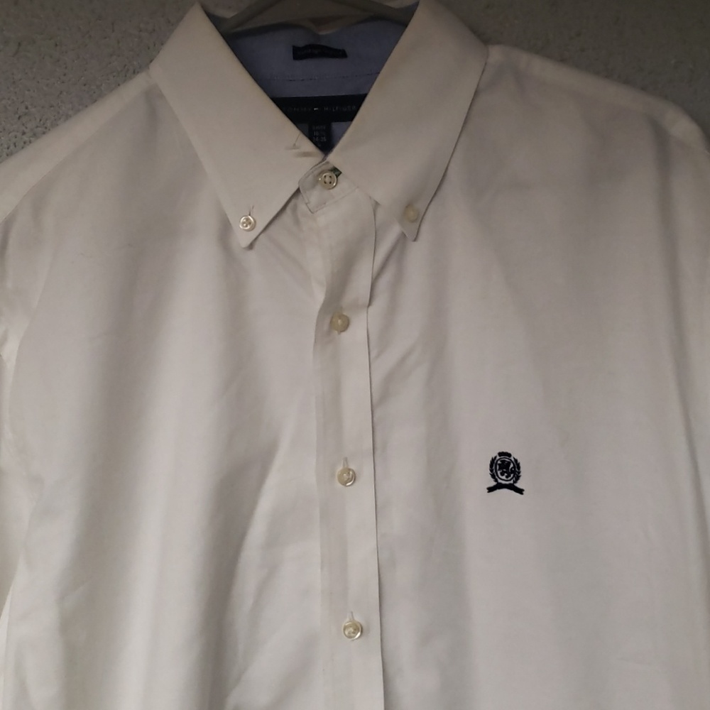 Tommy Hilfiger white buttondown with blue inside